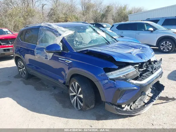 3VVSX7B2XRM016729 2024 VOLKSWAGEN TAOS - Image 1