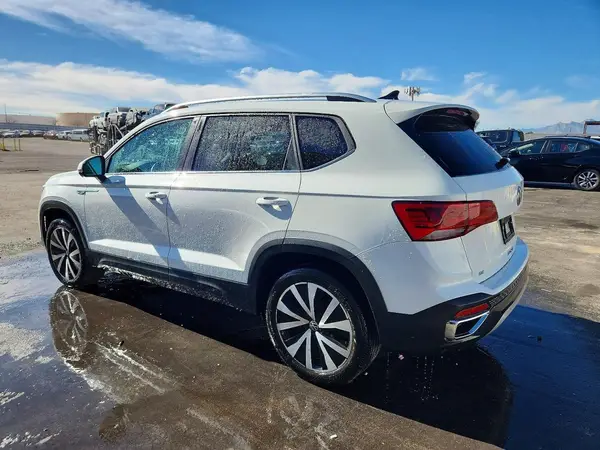 3VVSX7B2XRM052775 2024 VOLKSWAGEN TAOS - Image 2