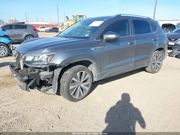3VVSX7B2XRM068989 2024 VOLKSWAGEN TAOS - Image 2