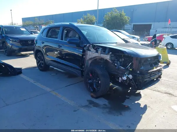 3VVSX7B2XRM082343 2024 VOLKSWAGEN TAOS - Image 1