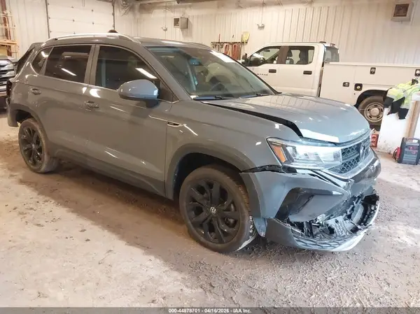 3VVSX7B2XRM083458 2024 VOLKSWAGEN TAOS - Image 1
