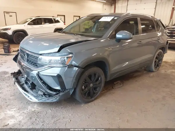 3VVSX7B2XRM083458 2024 VOLKSWAGEN TAOS - Image 2
