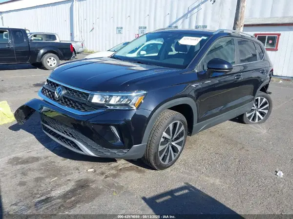 3VVSX7B2XRM103157 2024 VOLKSWAGEN TAOS - Image 2