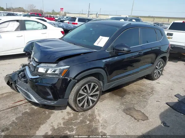 3VVSX7B2XRM103210 2024 VOLKSWAGEN TAOS - Image 2