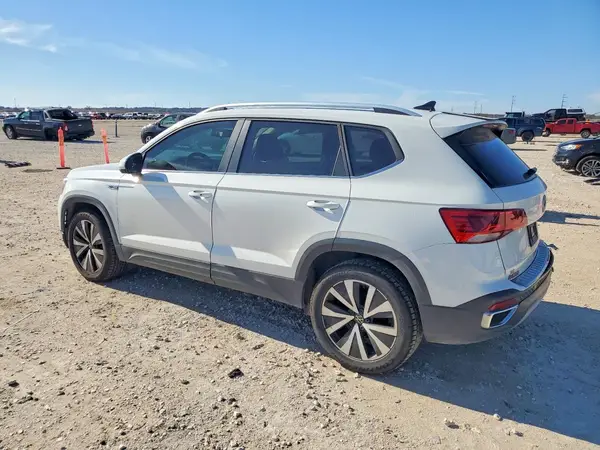 3VVTX7B22NM071819 2022 VOLKSWAGEN TAOS - Image 2