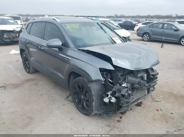 3VVTX7B22NM079693 2022 VOLKSWAGEN TAOS - Image 1