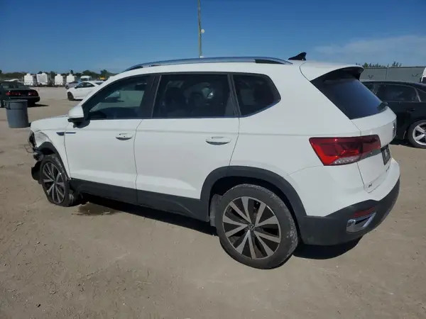3VVTX7B23NM058836 2022 VOLKSWAGEN TAOS - Image 2