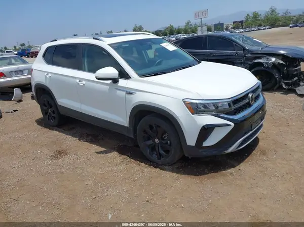 3VVTX7B24NM024971 2022 VOLKSWAGEN TAOS - Image 1