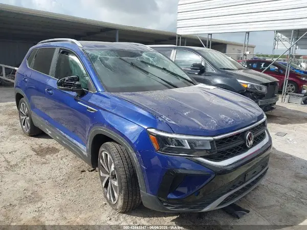 3VVTX7B25NM076982 2022 VOLKSWAGEN TAOS - Image 1