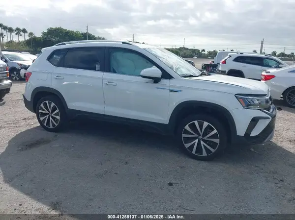 3VVTX7B26NM086209 2022 VOLKSWAGEN TAOS - Image 1