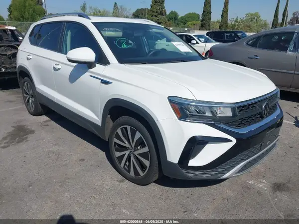 3VVTX7B27NM094738 2022 VOLKSWAGEN TAOS - Image 1