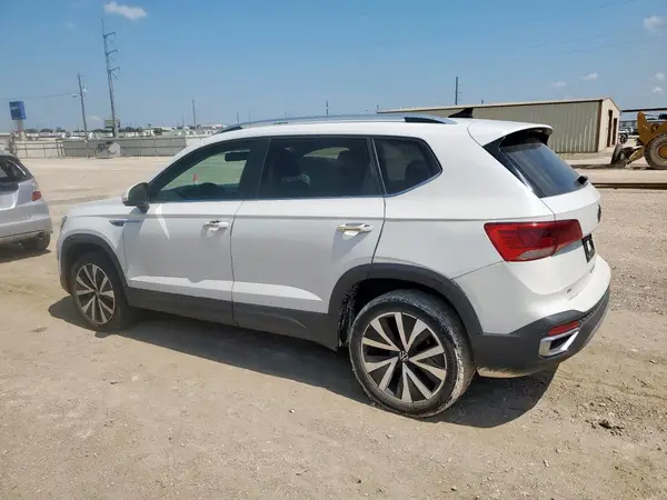 3VVTX7B29NM012055 2022 VOLKSWAGEN TAOS - Image 2