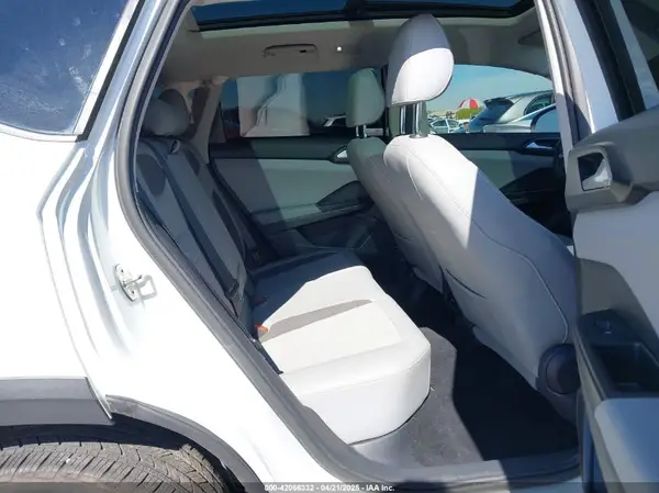 3VVTX7B2XNM018298 2022 VOLKSWAGEN TAOS - Image 8