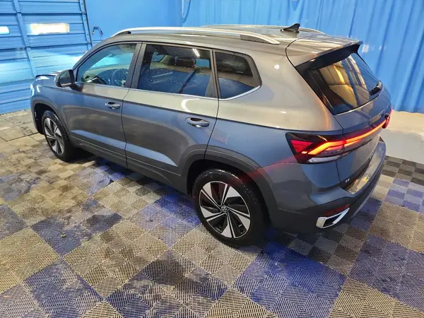 3VVUC7B24TM034784 2026 VOLKSWAGEN TAOS - Image 2