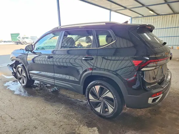 3VVUC7B24TM043615 2026 VOLKSWAGEN TAOS - Image 2