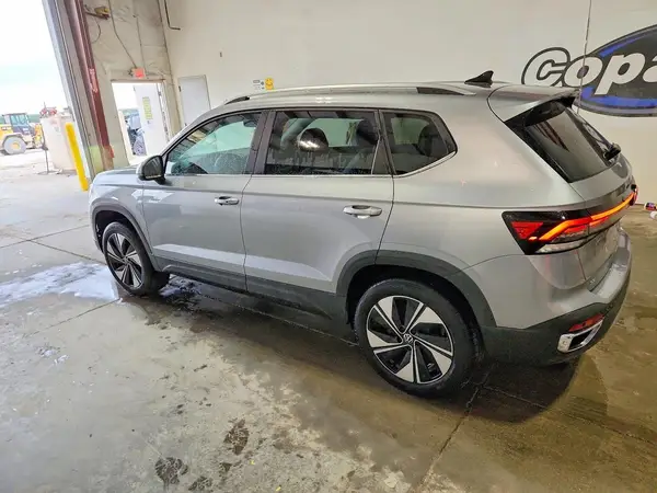 3VVUC7B25TM065610 2026 VOLKSWAGEN TAOS - Image 2