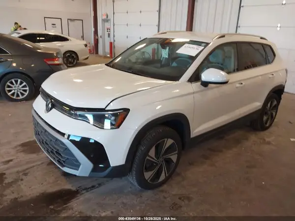 3VVUC7B27SM013961 2025 VOLKSWAGEN TAOS - Image 2