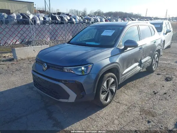 3VVUC7B28SM025861 2025 VOLKSWAGEN TAOS - Image 2