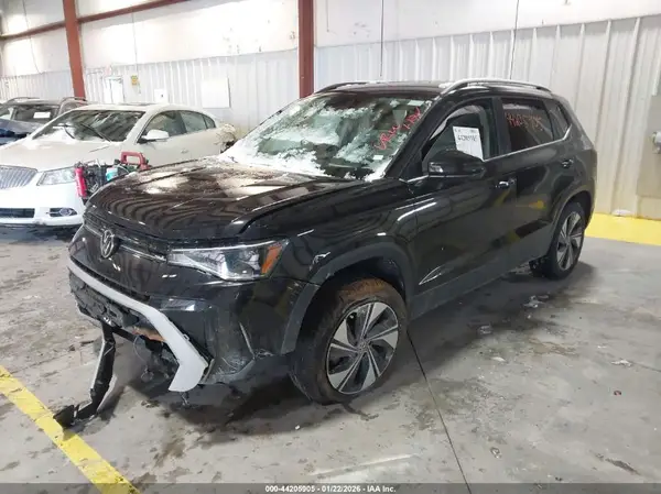 3VVUC7B28SM035242 2025 VOLKSWAGEN TAOS - Image 2