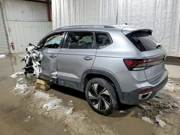 3VVUC7B2XSM044640 2025 VOLKSWAGEN TAOS - Image 2