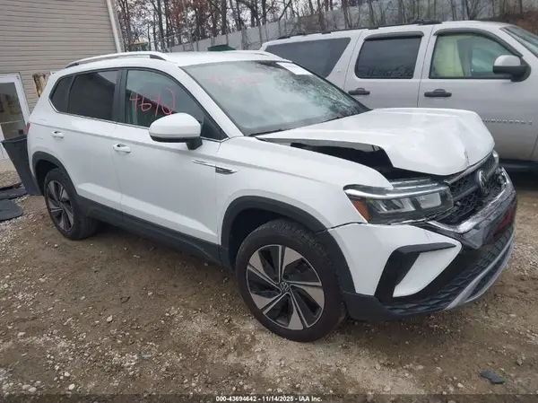 3VVUX7B20RM069268 2024 VOLKSWAGEN TAOS - Image 1