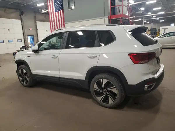3VVUX7B21PM370337 2023 VOLKSWAGEN TAOS - Image 2