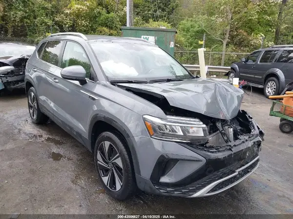 3VVUX7B21RM020435 2024 VOLKSWAGEN TAOS - Image 1