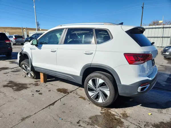 3VVUX7B21RM035209 2024 VOLKSWAGEN TAOS - Image 2