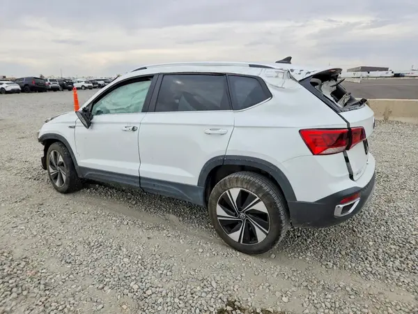 3VVUX7B22PM354132 2023 VOLKSWAGEN TAOS - Image 2
