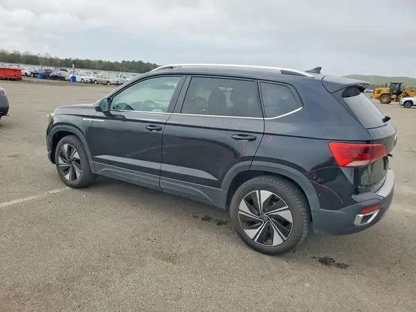 3VVUX7B22PM370671 2023 VOLKSWAGEN TAOS - Image 2