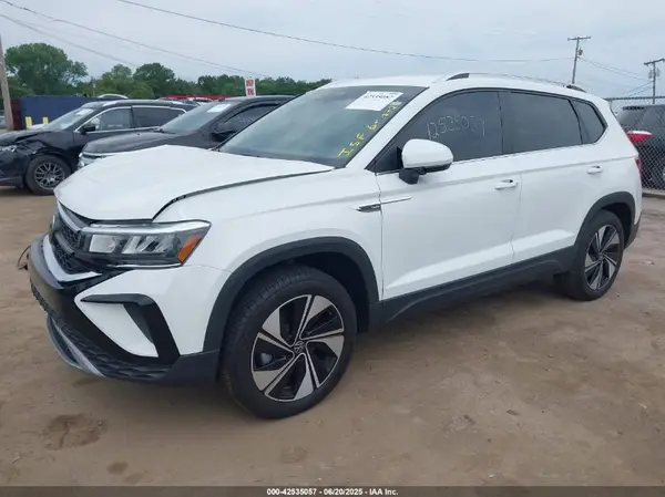 3VVUX7B22RM035218 2024 VOLKSWAGEN TAOS - Image 2