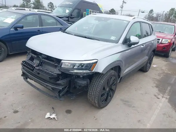3VVUX7B22RM036823 2024 VOLKSWAGEN TAOS - Image 2