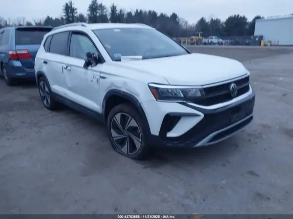3VVUX7B23RM060774 2024 VOLKSWAGEN TAOS - Image 1