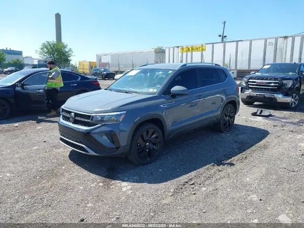 3VVUX7B23RM063805 2024 VOLKSWAGEN TAOS - Image 2
