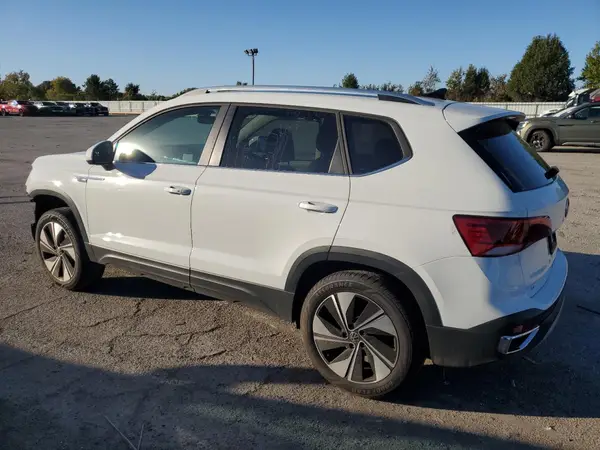3VVUX7B23RM070950 2024 VOLKSWAGEN TAOS - Image 2