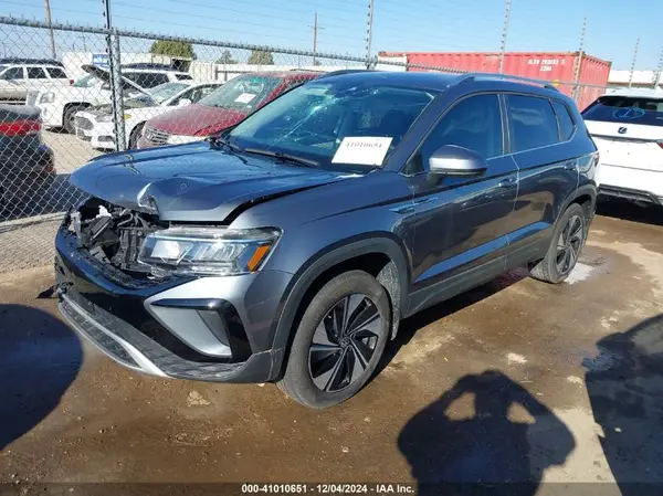3VVUX7B25RM068262 2024 VOLKSWAGEN TAOS - Image 2