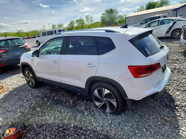 3VVUX7B25RM078239 2024 VOLKSWAGEN TAOS - Image 2