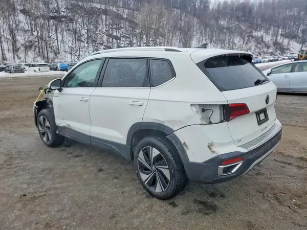 3VVUX7B27RM118630 2024 VOLKSWAGEN TAOS - Image 2