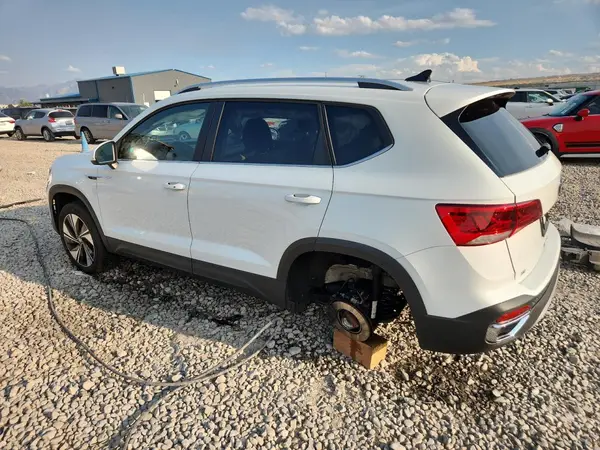 3VVUX7B28RM023140 2024 VOLKSWAGEN TAOS - Image 2