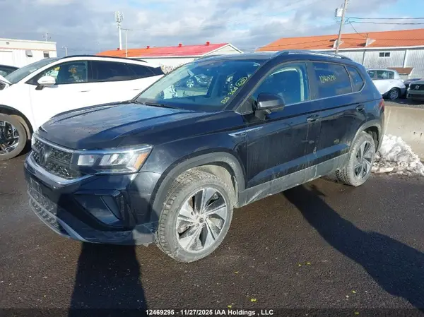 3VVUX7B28RM064092 2024 VOLKSWAGEN TAOS - Image 2