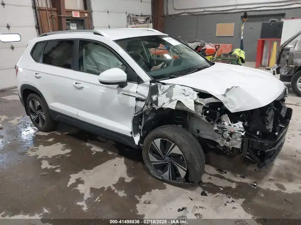 3VVUX7B28RM064514 2024 VOLKSWAGEN TAOS - Image 1