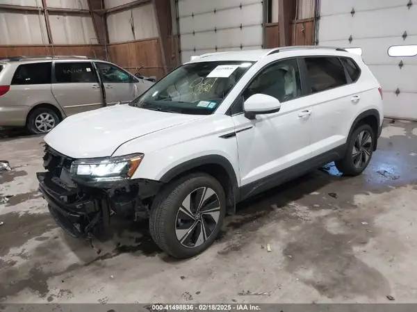3VVUX7B28RM064514 2024 VOLKSWAGEN TAOS - Image 2