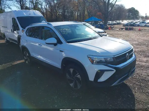 3VVUX7B28RM068871 2024 VOLKSWAGEN TAOS - Image 1