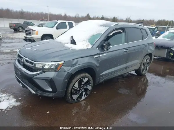 3VVUX7B28RM096301 2024 VOLKSWAGEN TAOS - Image 2