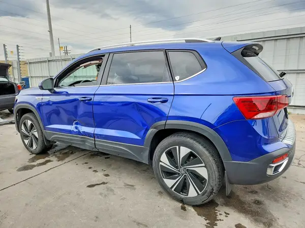 3VVUX7B29RM049360 2024 VOLKSWAGEN TAOS - Image 2