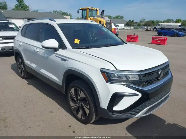 3VVUX7B2XPM352967 2023 VOLKSWAGEN TAOS - Image 1