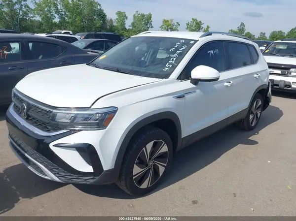 3VVUX7B2XPM352967 2023 VOLKSWAGEN TAOS - Image 2