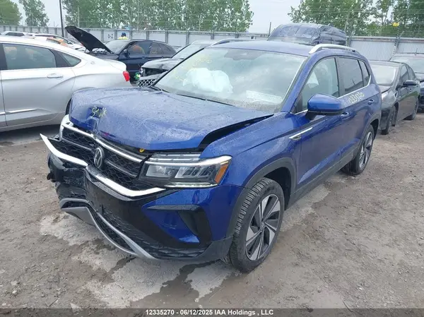 3VVUX7B2XRM095585 2024 VOLKSWAGEN TAOS - Image 2