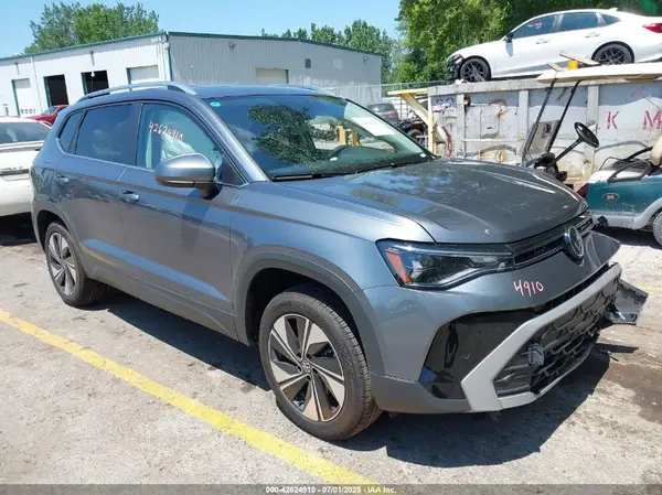 3VVVC7B20SM023560 2025 VOLKSWAGEN TAOS - Image 1