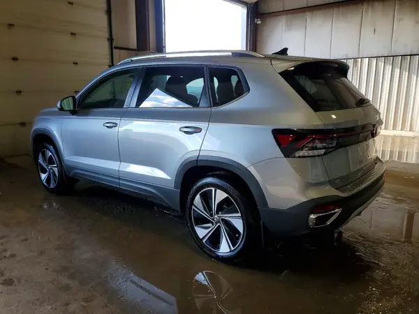3VVVC7B26SM051329 2025 VOLKSWAGEN TAOS - Image 2
